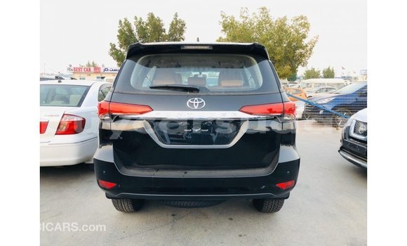 Acheter Import Voiture Toyota Fortuner Noir à Import - Dubai, État d'Al Jazirah Acheter Import Voiture Toyota Fortuner Noir à Import - Dubai, État d'Al Jazirah