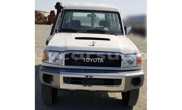Buy Import Toyota Land Cruiser White Car in Import - Dubai in Al Jazirah State Buy Import Toyota Land Cruiser White Car in Import - Dubai in Al Jazirah State