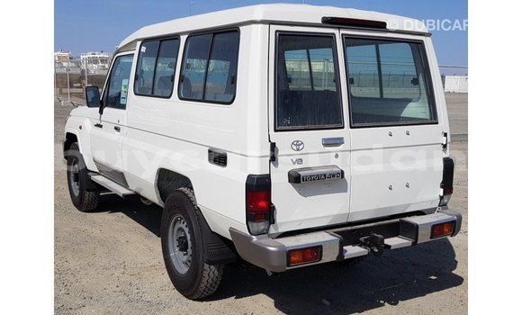Buy Import Toyota Land Cruiser White Car in Import - Dubai in Al Jazirah State Buy Import Toyota Land Cruiser White Car in Import - Dubai in Al Jazirah State