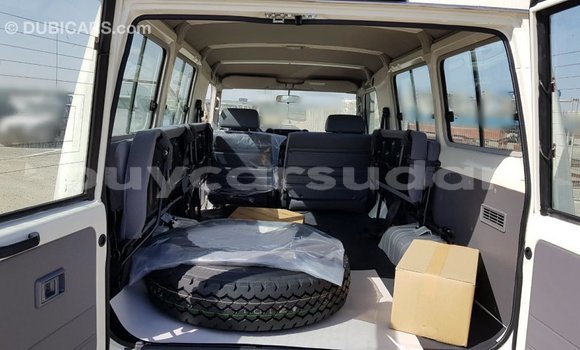 Buy Import Toyota Land Cruiser White Car in Import - Dubai in Al Jazirah State Buy Import Toyota Land Cruiser White Car in Import - Dubai in Al Jazirah State