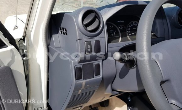 Buy Import Toyota Land Cruiser White Car in Import - Dubai in Al Jazirah State Buy Import Toyota Land Cruiser White Car in Import - Dubai in Al Jazirah State