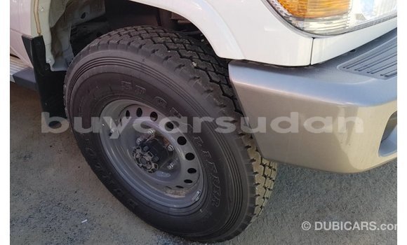 Buy Import Toyota Land Cruiser White Car in Import - Dubai in Al Jazirah State Buy Import Toyota Land Cruiser White Car in Import - Dubai in Al Jazirah State