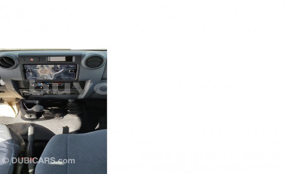 Buy Import Toyota Land Cruiser White Car in Import - Dubai in Al Jazirah State Buy Import Toyota Land Cruiser White Car in Import - Dubai in Al Jazirah State