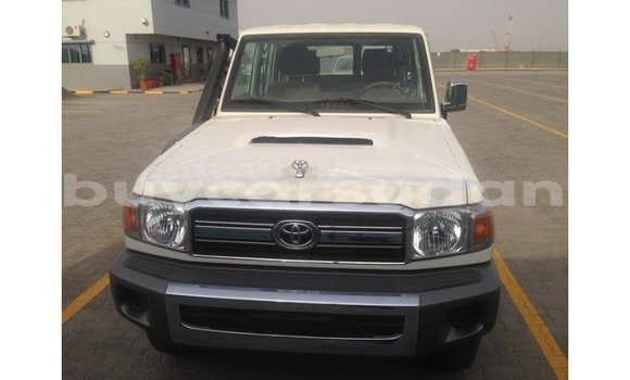 Buy Import Toyota Land Cruiser White Car in Import - Dubai in Al Jazirah State Buy Import Toyota Land Cruiser White Car in Import - Dubai in Al Jazirah State