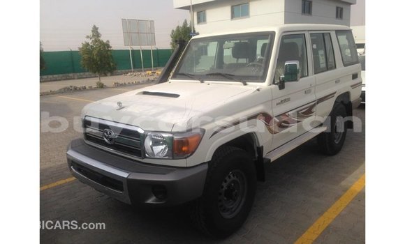 Buy Import Toyota Land Cruiser White Car in Import - Dubai in Al Jazirah State Buy Import Toyota Land Cruiser White Car in Import - Dubai in Al Jazirah State