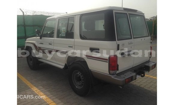 Buy Import Toyota Land Cruiser White Car in Import - Dubai in Al Jazirah State Buy Import Toyota Land Cruiser White Car in Import - Dubai in Al Jazirah State