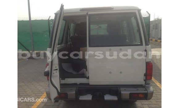 Buy Import Toyota Land Cruiser White Car in Import - Dubai in Al Jazirah State Buy Import Toyota Land Cruiser White Car in Import - Dubai in Al Jazirah State