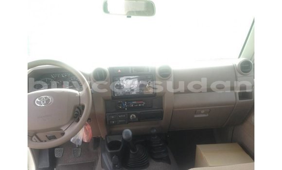 Buy Import Toyota Land Cruiser White Car in Import - Dubai in Al Jazirah State Buy Import Toyota Land Cruiser White Car in Import - Dubai in Al Jazirah State