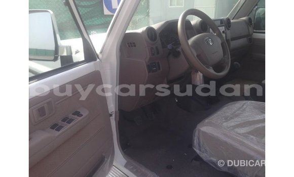 Buy Import Toyota Land Cruiser White Car in Import - Dubai in Al Jazirah State Buy Import Toyota Land Cruiser White Car in Import - Dubai in Al Jazirah State