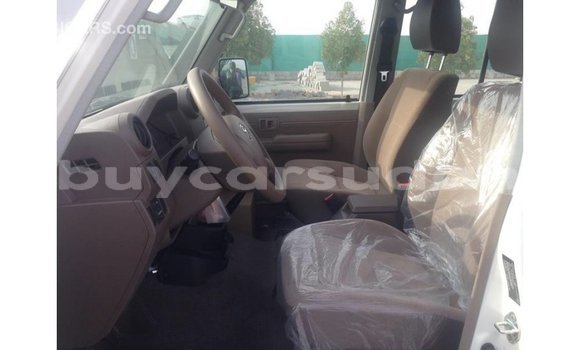 Buy Import Toyota Land Cruiser White Car in Import - Dubai in Al Jazirah State Buy Import Toyota Land Cruiser White Car in Import - Dubai in Al Jazirah State