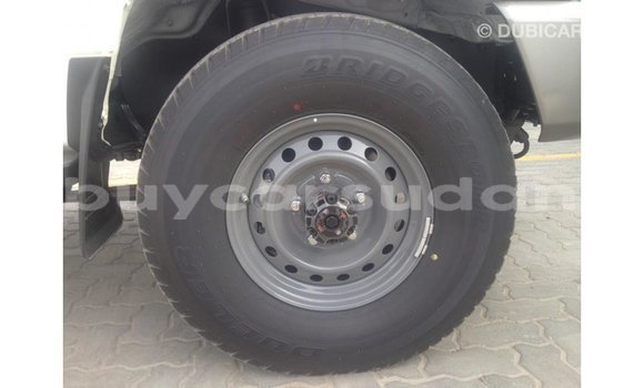 Buy Import Toyota Land Cruiser White Car in Import - Dubai in Al Jazirah State Buy Import Toyota Land Cruiser White Car in Import - Dubai in Al Jazirah State