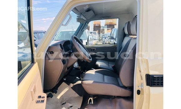 Buy Import Toyota Land Cruiser Beige Car in Import - Dubai in Al Jazirah State Buy Import Toyota Land Cruiser Beige Car in Import - Dubai in Al Jazirah State