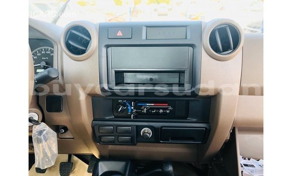 Buy Import Toyota Land Cruiser Beige Car in Import - Dubai in Al Jazirah State Buy Import Toyota Land Cruiser Beige Car in Import - Dubai in Al Jazirah State