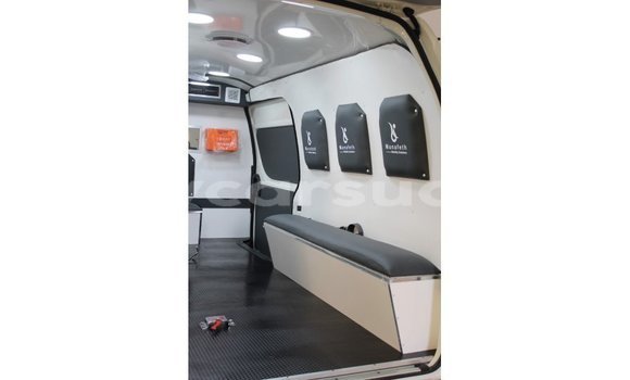 Acheter Import Voiture Toyota Hiace Blanc à Import - Dubai, État d'Al Jazirah Acheter Import Voiture Toyota Hiace Blanc à Import - Dubai, État d'Al Jazirah