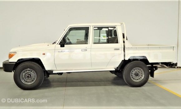 Buy Import Toyota Land Cruiser White Car in Import - Dubai in Al Jazirah State Buy Import Toyota Land Cruiser White Car in Import - Dubai in Al Jazirah State