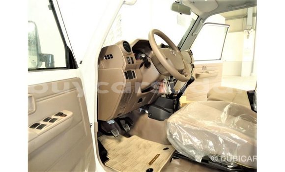 Buy Import Toyota Land Cruiser White Car in Import - Dubai in Al Jazirah State Buy Import Toyota Land Cruiser White Car in Import - Dubai in Al Jazirah State