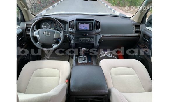 Buy Import Toyota Land Cruiser White Car in Import - Dubai in Al Jazirah State Buy Import Toyota Land Cruiser White Car in Import - Dubai in Al Jazirah State