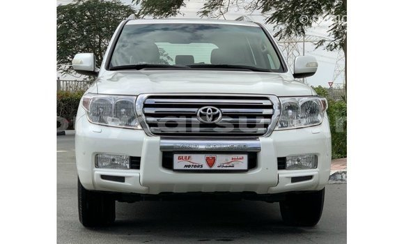 Buy Import Toyota Land Cruiser White Car in Import - Dubai in Al Jazirah State Buy Import Toyota Land Cruiser White Car in Import - Dubai in Al Jazirah State