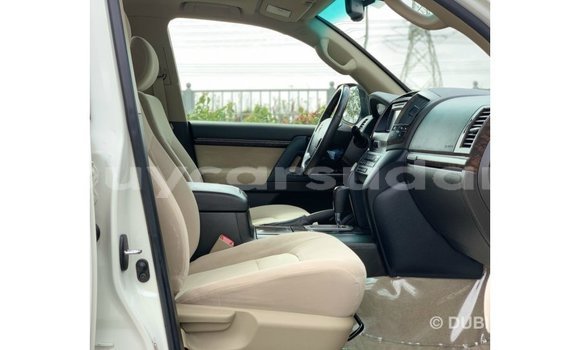 Buy Import Toyota Land Cruiser White Car in Import - Dubai in Al Jazirah State Buy Import Toyota Land Cruiser White Car in Import - Dubai in Al Jazirah State