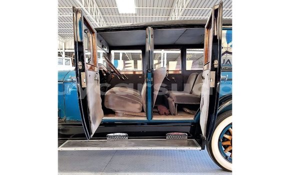 Acheter Import Voiture Buick Electra Bleu à Import - Dubai, État d'Al Jazirah Acheter Import Voiture Buick Electra Bleu à Import - Dubai, État d'Al Jazirah