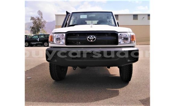 Buy Import Toyota Land Cruiser White Car in Import - Dubai in Al Jazirah State Buy Import Toyota Land Cruiser White Car in Import - Dubai in Al Jazirah State