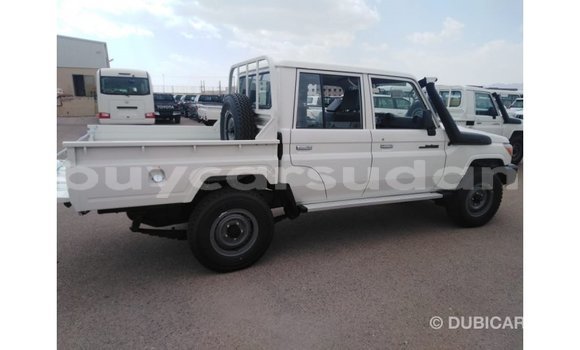 Buy Import Toyota Land Cruiser White Car in Import - Dubai in Al Jazirah State Buy Import Toyota Land Cruiser White Car in Import - Dubai in Al Jazirah State