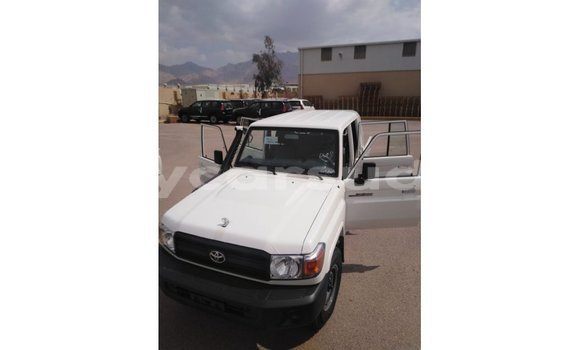 Buy Import Toyota Land Cruiser White Car in Import - Dubai in Al Jazirah State Buy Import Toyota Land Cruiser White Car in Import - Dubai in Al Jazirah State