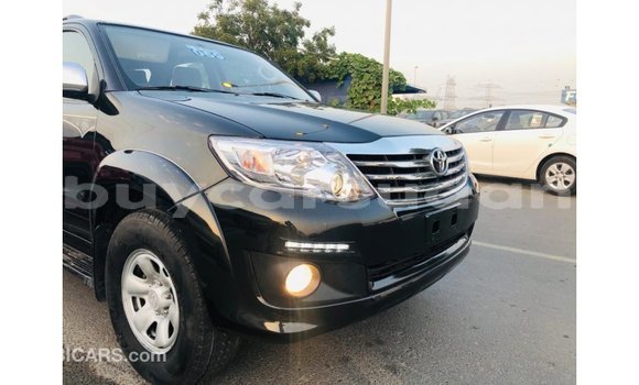 Acheter Import Voiture Toyota Fortuner Noir à Import - Dubai, État d'Al Jazirah Acheter Import Voiture Toyota Fortuner Noir à Import - Dubai, État d'Al Jazirah