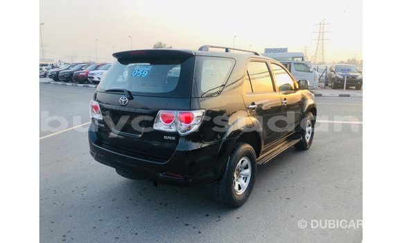 Acheter Import Voiture Toyota Fortuner Noir à Import - Dubai, État d'Al Jazirah Acheter Import Voiture Toyota Fortuner Noir à Import - Dubai, État d'Al Jazirah