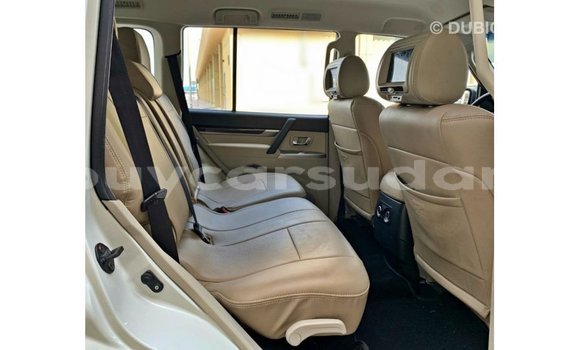 Buy Import Mitsubishi Pajero White Car in Import - Dubai in Al Jazirah State Buy Import Mitsubishi Pajero White Car in Import - Dubai in Al Jazirah State