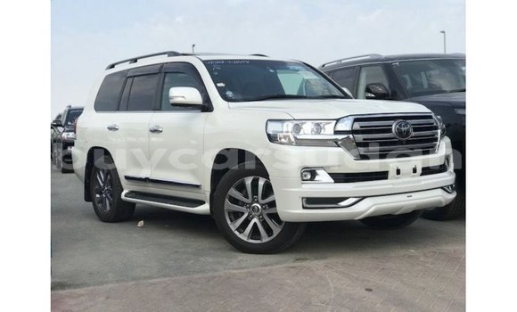 Acheter Import Voiture Toyota Land Cruiser Blanc à Import - Dubai, État d'Al Jazirah