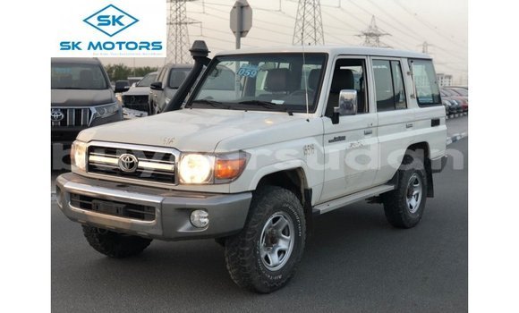 Acheter Import Voiture Toyota Land Cruiser Blanc à Import - Dubai, État d'Al Jazirah Acheter Import Voiture Toyota Land Cruiser Blanc à Import - Dubai, État d'Al Jazirah