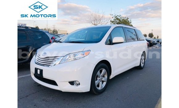 Buy Import Toyota Sienna White Car in Import - Dubai in Al Jazirah State