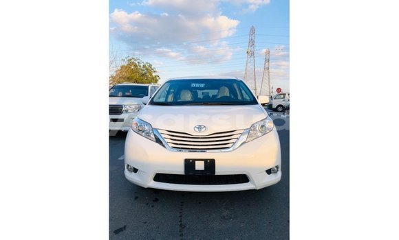 Buy Import Toyota Sienna White Car in Import - Dubai in Al Jazirah State Buy Import Toyota Sienna White Car in Import - Dubai in Al Jazirah State