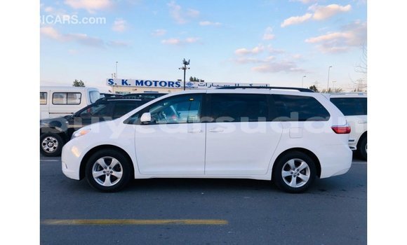 Buy Import Toyota Sienna White Car in Import - Dubai in Al Jazirah State Buy Import Toyota Sienna White Car in Import - Dubai in Al Jazirah State
