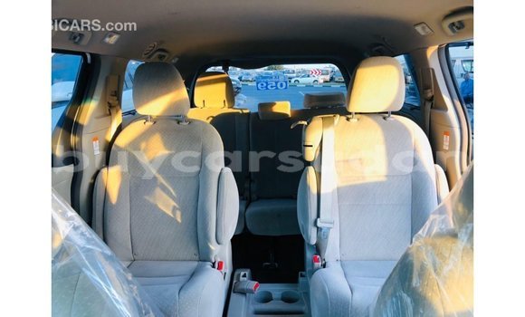 Buy Import Toyota Sienna White Car in Import - Dubai in Al Jazirah State Buy Import Toyota Sienna White Car in Import - Dubai in Al Jazirah State