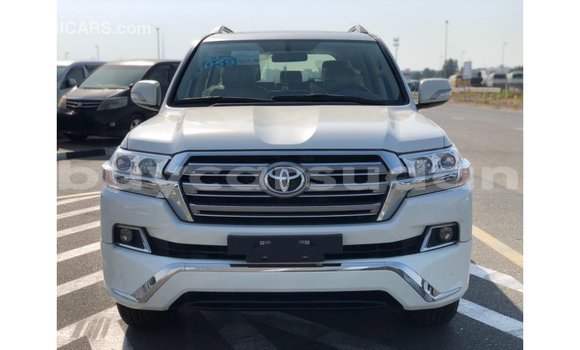 Acheter Import Voiture Toyota Land Cruiser Blanc à Import - Dubai, État d'Al Jazirah Acheter Import Voiture Toyota Land Cruiser Blanc à Import - Dubai, État d'Al Jazirah