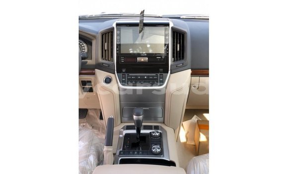 Acheter Import Voiture Toyota Land Cruiser Blanc à Import - Dubai, État d'Al Jazirah Acheter Import Voiture Toyota Land Cruiser Blanc à Import - Dubai, État d'Al Jazirah