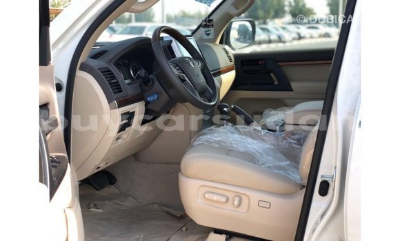 Acheter Import Voiture Toyota Land Cruiser Blanc à Import - Dubai, État d'Al Jazirah Acheter Import Voiture Toyota Land Cruiser Blanc à Import - Dubai, État d'Al Jazirah