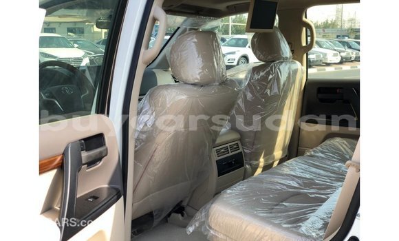 Acheter Import Voiture Toyota Land Cruiser Blanc à Import - Dubai, État d'Al Jazirah Acheter Import Voiture Toyota Land Cruiser Blanc à Import - Dubai, État d'Al Jazirah
