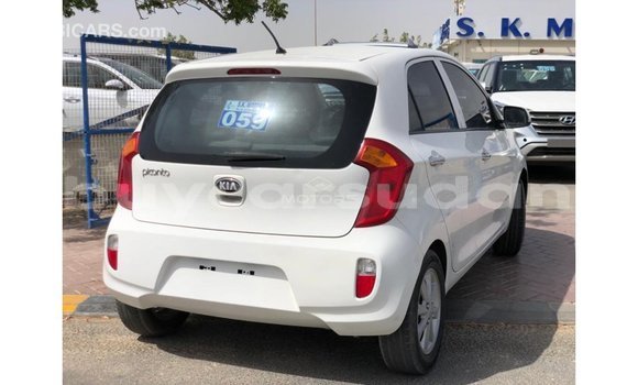 Acheter Import Voiture Kia Carens Blanc à Import - Dubai, État d'Al Jazirah Acheter Import Voiture Kia Carens Blanc à Import - Dubai, État d'Al Jazirah
