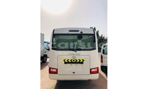 Acheter Import Voiture Toyota Coaster Blanc à Import - Dubai, État d'Al Jazirah Acheter Import Voiture Toyota Coaster Blanc à Import - Dubai, État d'Al Jazirah