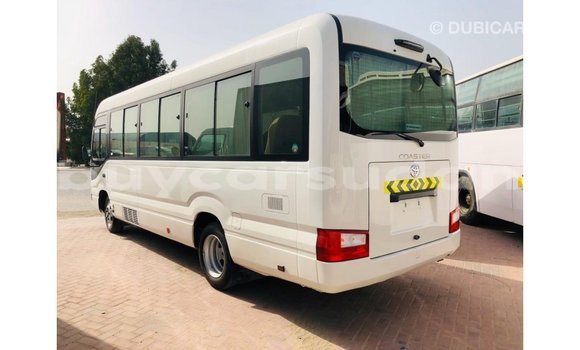 Acheter Import Voiture Toyota Coaster Blanc à Import - Dubai, État d'Al Jazirah Acheter Import Voiture Toyota Coaster Blanc à Import - Dubai, État d'Al Jazirah