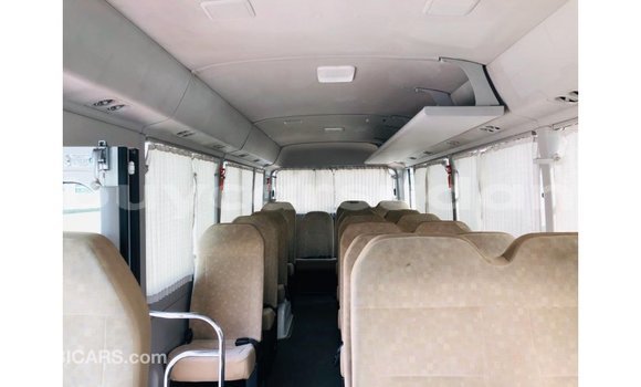 Acheter Import Voiture Toyota Coaster Blanc à Import - Dubai, État d'Al Jazirah Acheter Import Voiture Toyota Coaster Blanc à Import - Dubai, État d'Al Jazirah