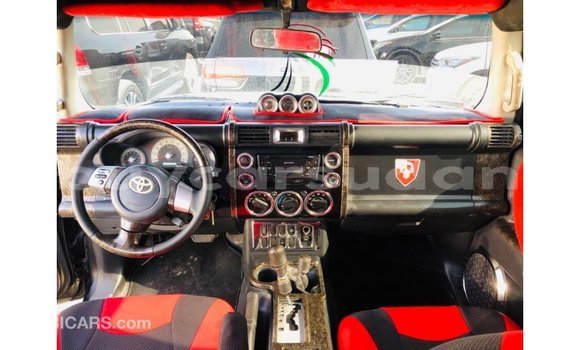 Acheter Import Voiture Toyota FJ Cruiser Noir à Import - Dubai, État d'Al Jazirah Acheter Import Voiture Toyota FJ Cruiser Noir à Import - Dubai, État d'Al Jazirah