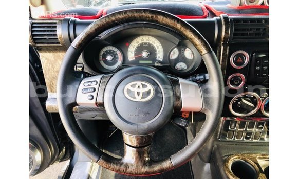 Acheter Import Voiture Toyota FJ Cruiser Noir à Import - Dubai, État d'Al Jazirah Acheter Import Voiture Toyota FJ Cruiser Noir à Import - Dubai, État d'Al Jazirah