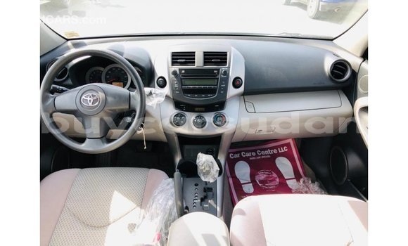 Buy Import Toyota HiAce Blue Truck in Import - Dubai in Al Jazirah State Buy Import Toyota HiAce Blue Truck in Import - Dubai in Al Jazirah State