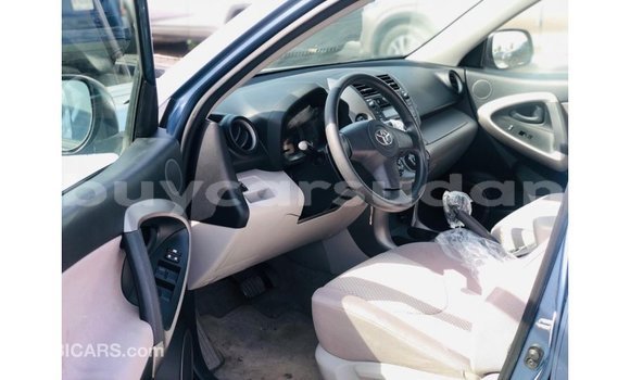 Buy Import Toyota HiAce Blue Truck in Import - Dubai in Al Jazirah State Buy Import Toyota HiAce Blue Truck in Import - Dubai in Al Jazirah State