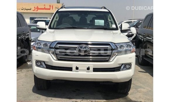 Acheter Import Voiture Toyota Land Cruiser Blanc à Import - Dubai, État d'Al Jazirah Acheter Import Voiture Toyota Land Cruiser Blanc à Import - Dubai, État d'Al Jazirah