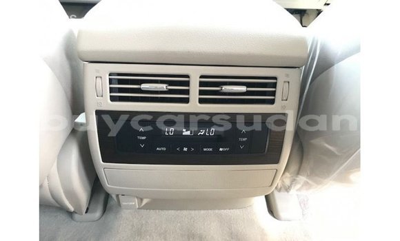 Acheter Import Voiture Toyota Land Cruiser Blanc à Import - Dubai, État d'Al Jazirah Acheter Import Voiture Toyota Land Cruiser Blanc à Import - Dubai, État d'Al Jazirah